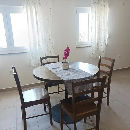 Lucija 2 Apartment