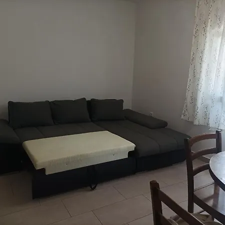 Apartment Lucija 2 Rovanjska